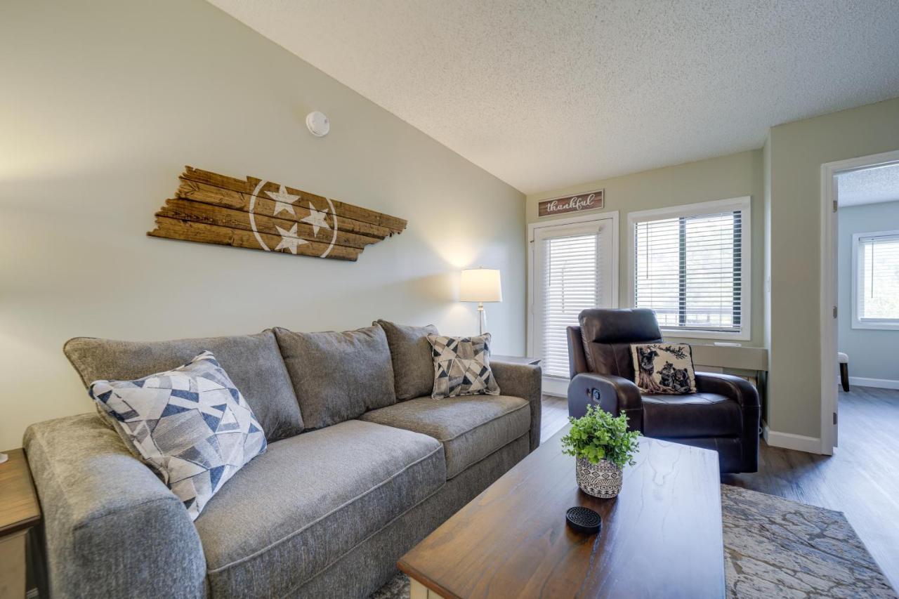 Stylish Gatlinburg Condo With Pool Walk Downtown! ภายนอก รูปภาพ