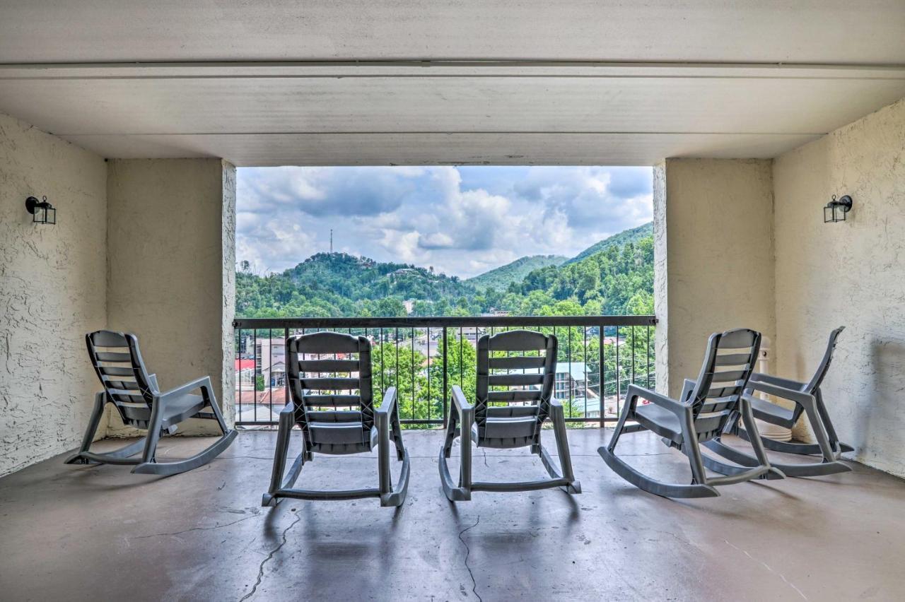 Stylish Gatlinburg Condo With Pool Walk Downtown! ภายนอก รูปภาพ