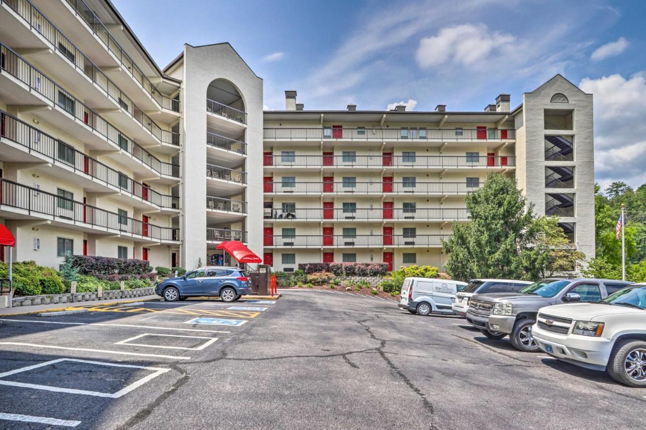 Stylish Gatlinburg Condo With Pool Walk Downtown! ภายนอก รูปภาพ